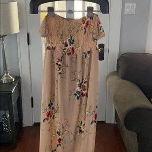 Women’s maxi dress. Size XL Floral pattern